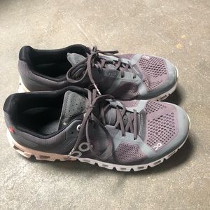 On Cloud Running Shoes 7.5W